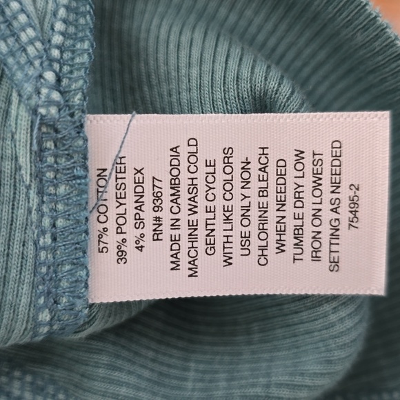 ARIZONA JEAN CO WOMEN'S JUNIORS SIZE GREEN RIBBED CROP TOP SIZE LARGE - Picture 10 of 10